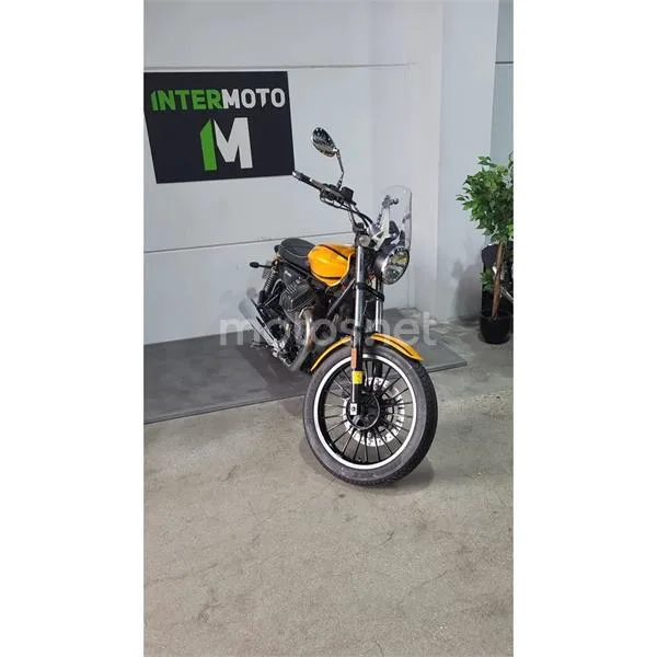 Moto Guzzi V9 – Vista 3