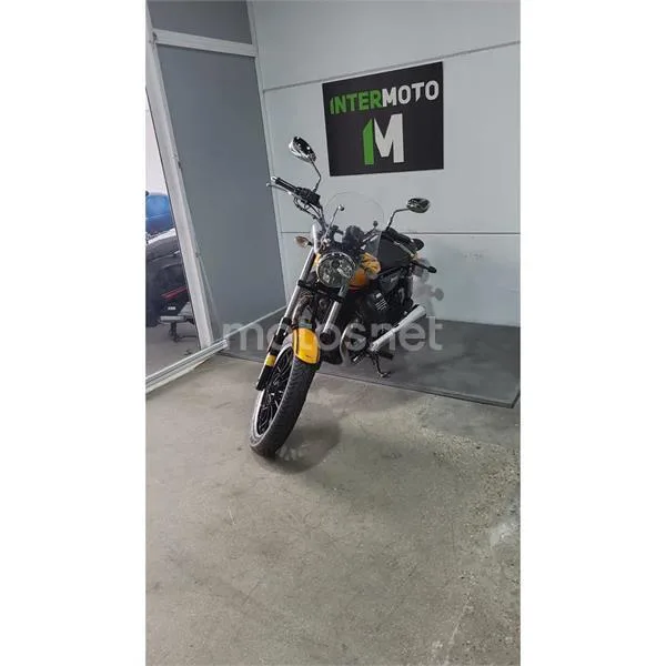 Moto Guzzi V9 – Vista 4