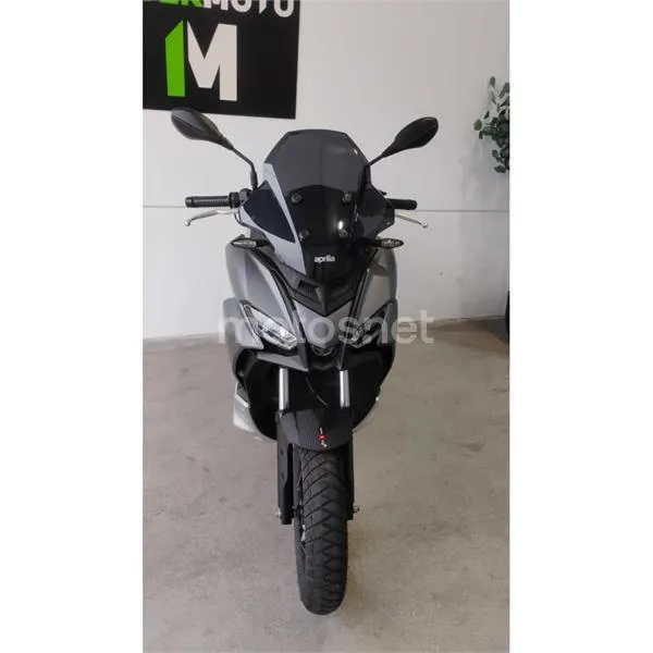 Aprilia SR GT 125 – Vista 4
