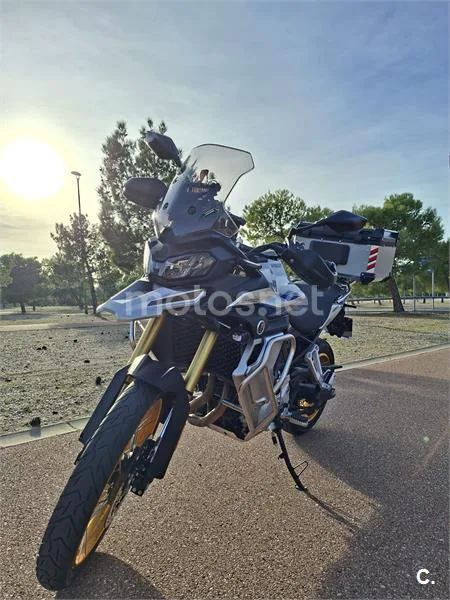 Voge 900DSX – Vista 4