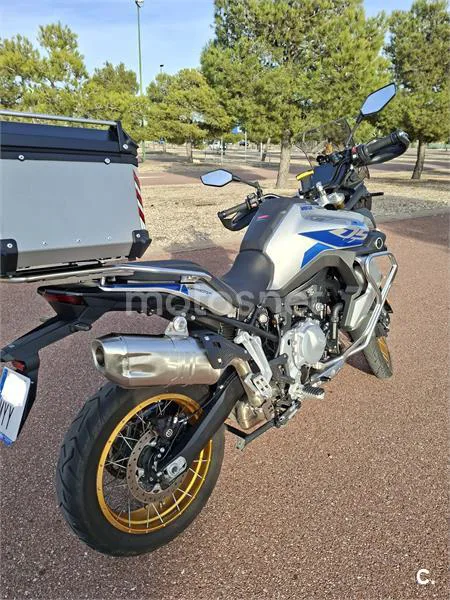 Voge 900DSX – Vista 9
