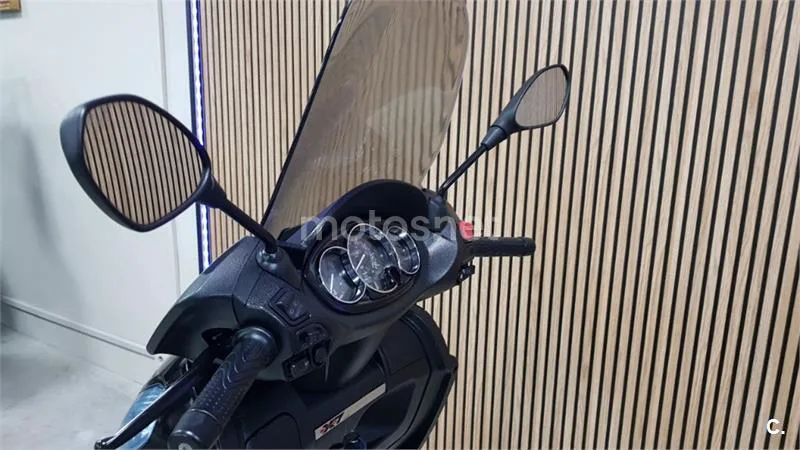Piaggio X7 Evo 300 – Vista 18