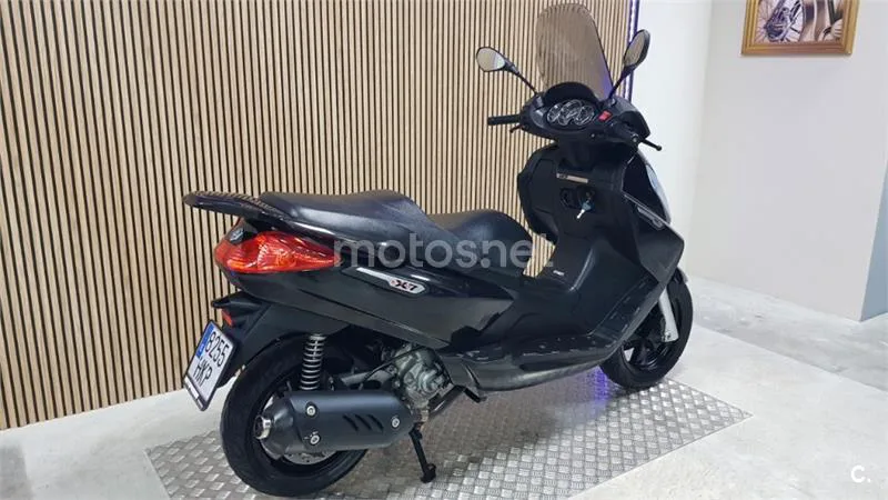 Piaggio X7 Evo 300 – Vista 3