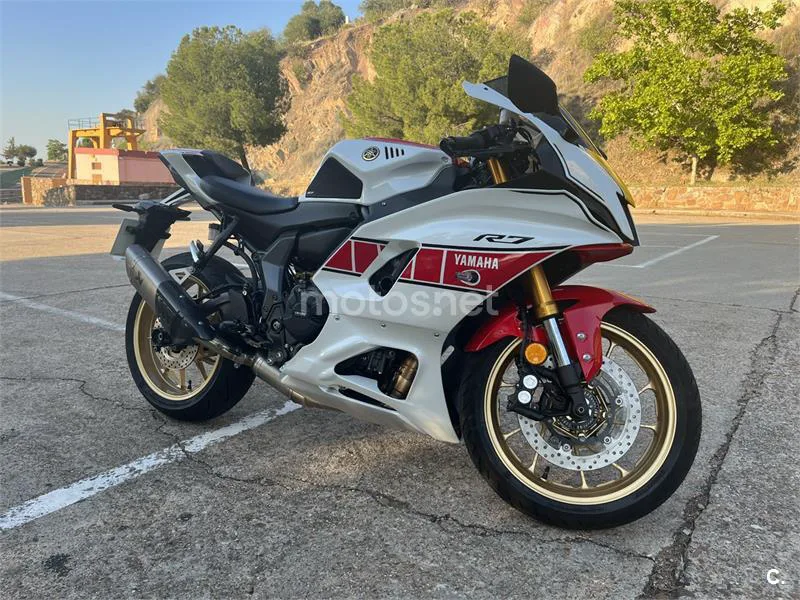 Yamaha R7 – Vista 2