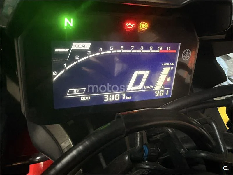 Yamaha R7 – Vista 4