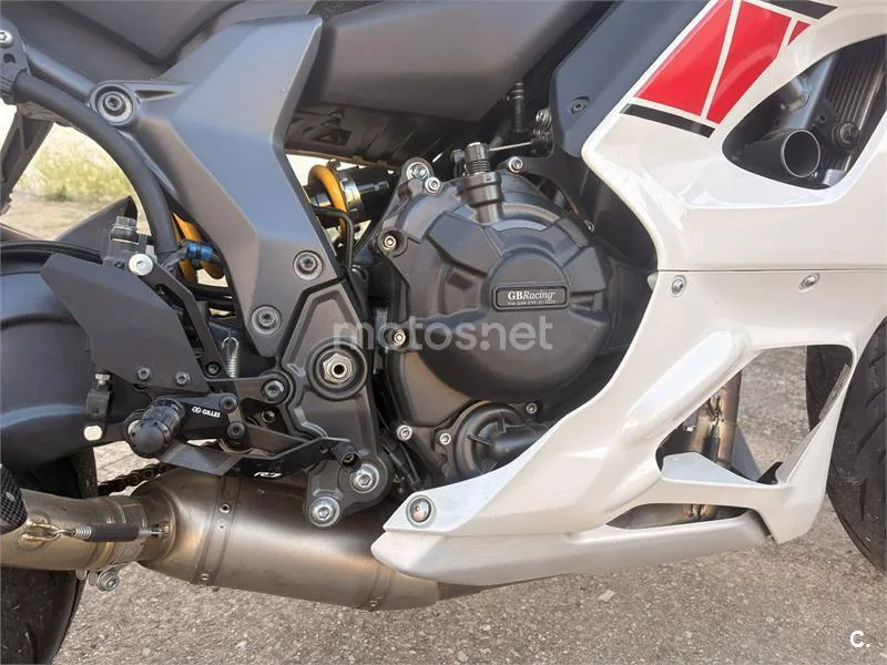 Yamaha R7 – Vista 6