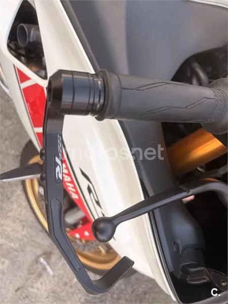 Yamaha R7 – Vista 8