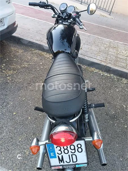 Triumph Bonneville T100 – Vista 2
