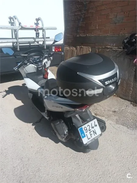 Honda CB 125 R – Vista 5
