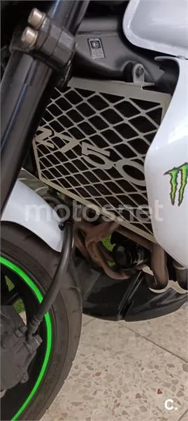 Kawasaki Z 750 – Vista 6