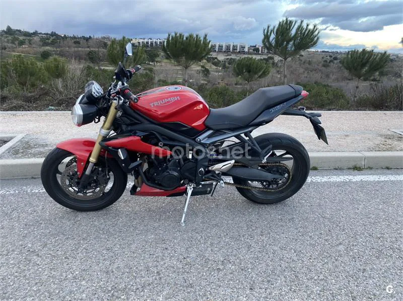 Triumph Street Triple – Vista 3