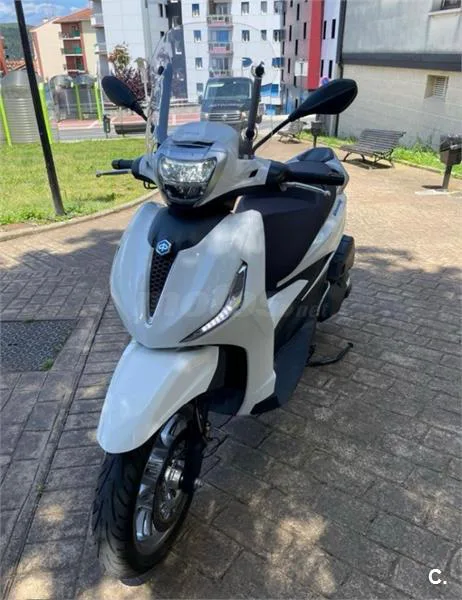 Piaggio Beverly – Vista 3