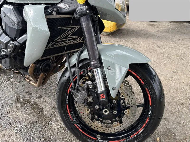 Kawasaki Z 750 – Vista 13