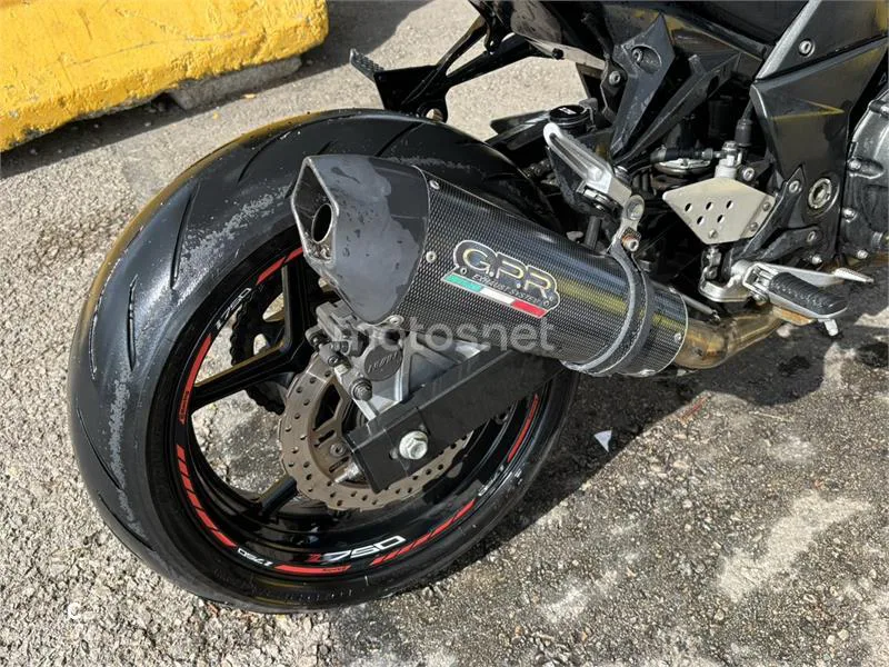 Kawasaki Z 750 – Vista 7