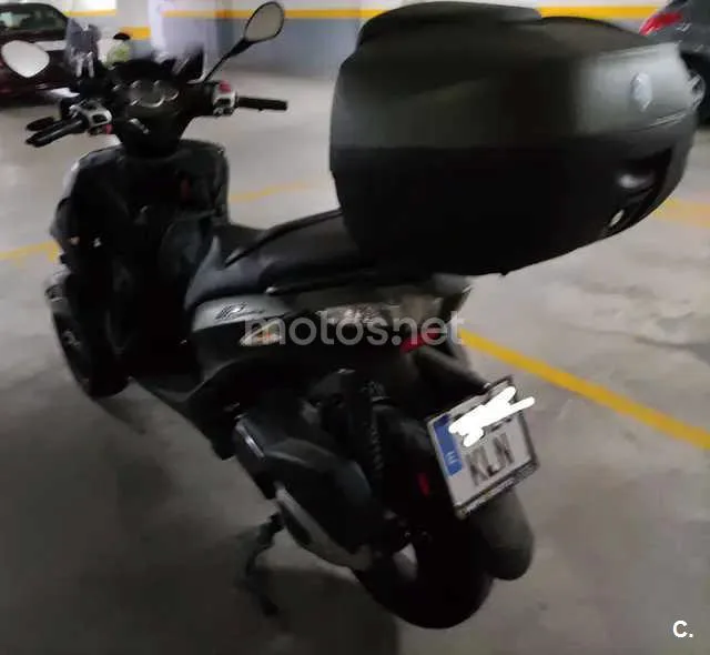 Piaggio MP3 300 Yourban LT Sport – Vista 3