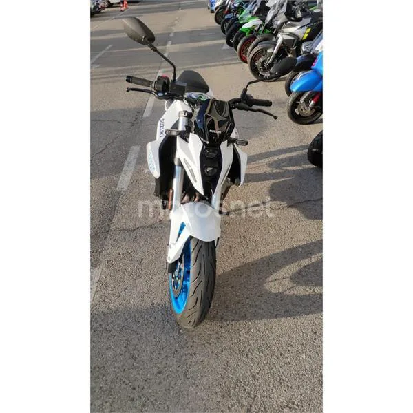 Suzuki GSX-8S – Vista 3