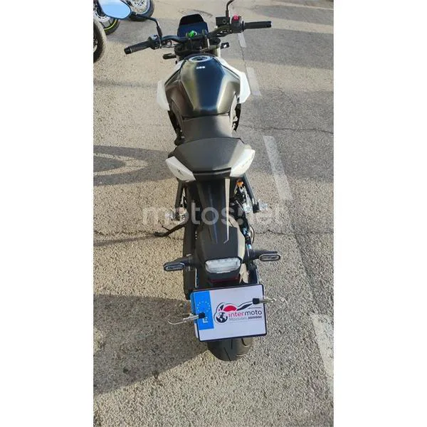 Suzuki GSX-8S – Vista 4