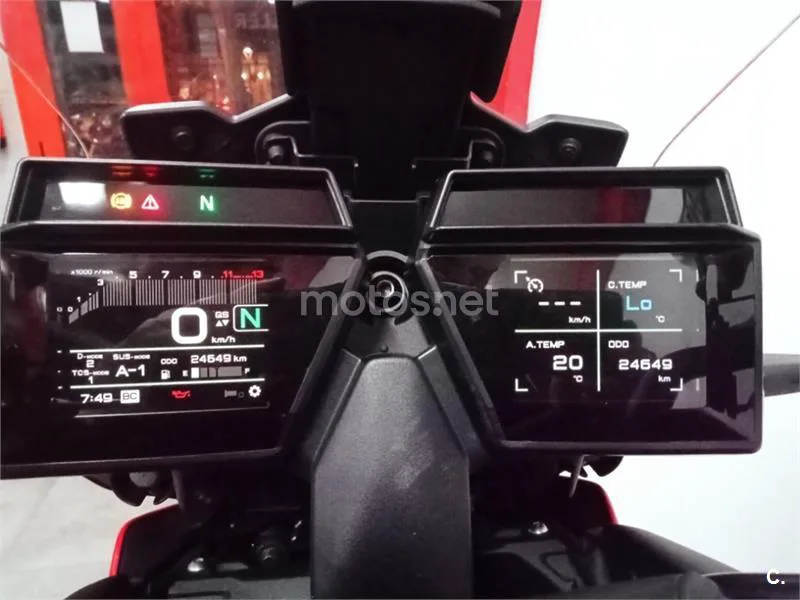 Yamaha Tracer 9 – Vista 11