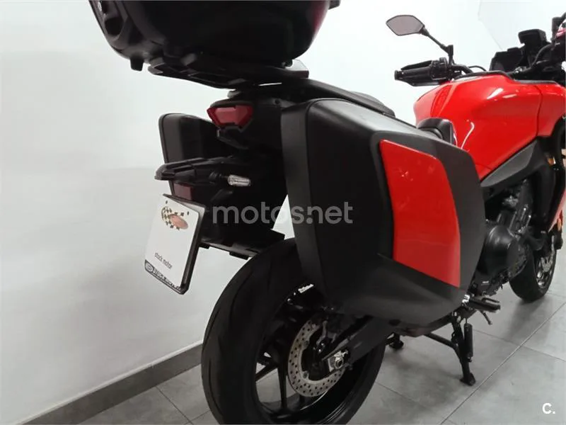 Yamaha Tracer 9 – Vista 8