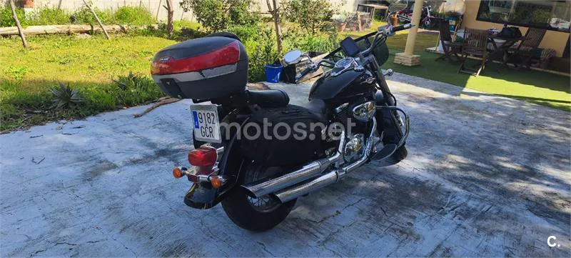 Suzuki Intruder C800 – Vista 3