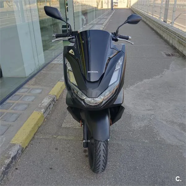Honda PCX 125 – Vista 4