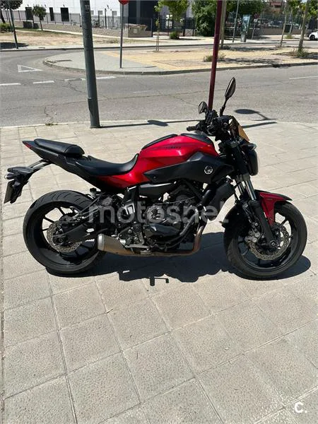 Yamaha MT-07 – Vista 8