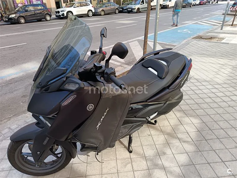 Yamaha XMAX 300 – Vista 10