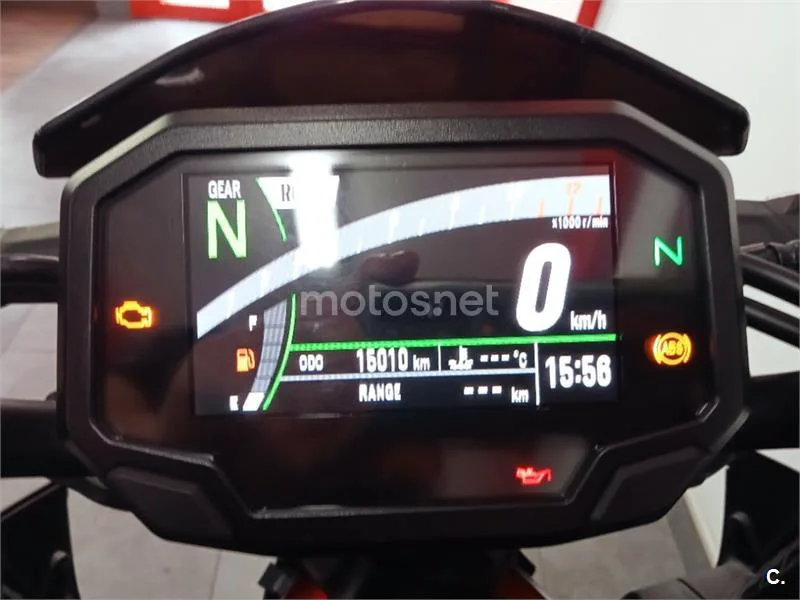 Kawasaki Z900 – Vista 13