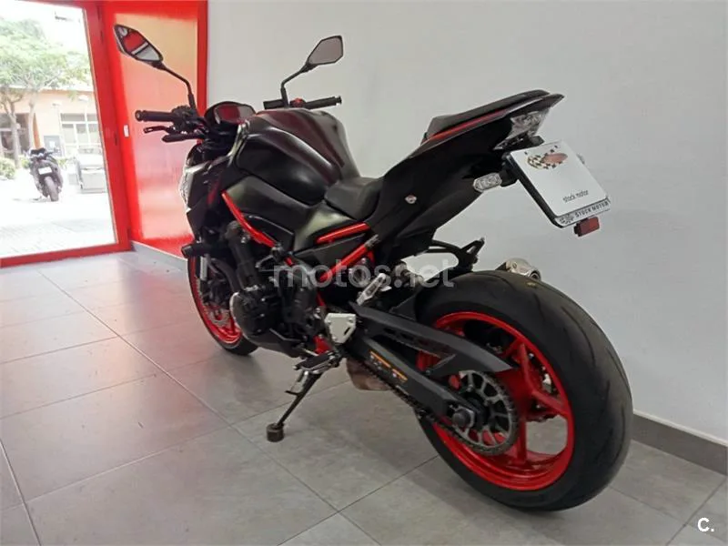 Kawasaki Z900 – Vista 6