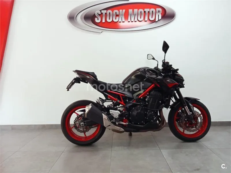 Kawasaki Z900 – Vista 8