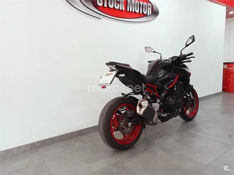 Kawasaki Z900 – Vista 9