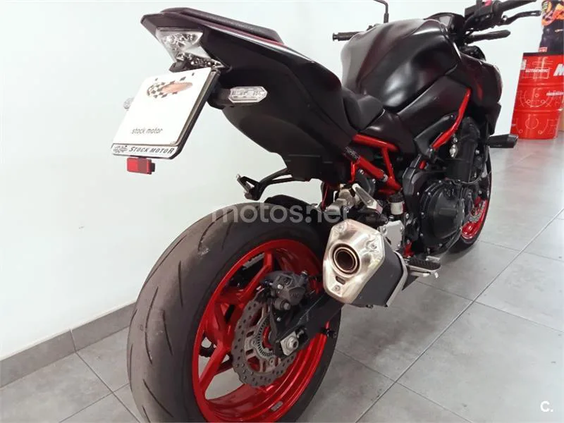 Kawasaki Z900 – Vista 10