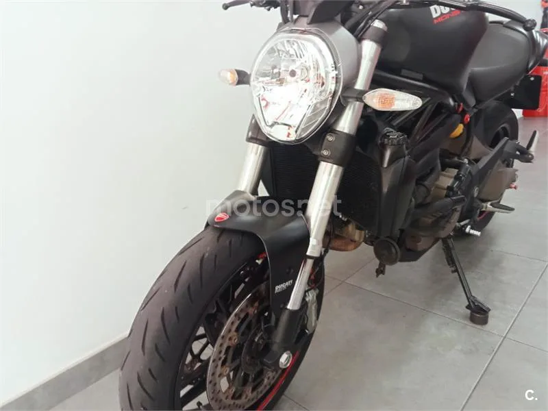 Ducati Monster 821 – Vista 3