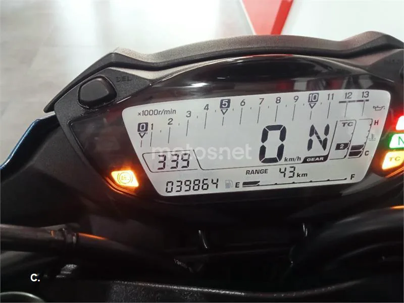 Suzuki GSX-S750 – Vista 12