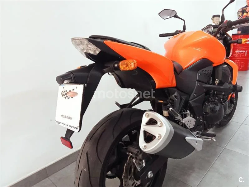 Kawasaki Z750 – Vista 8
