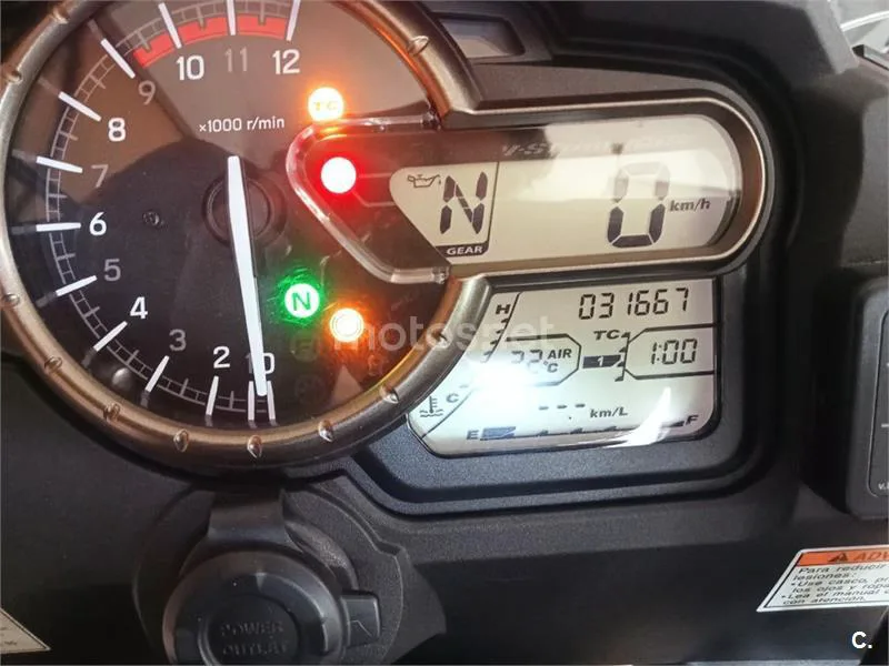 Suzuki V-Strom 1000 – Vista 12