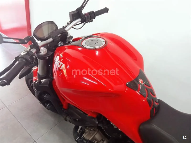 Ducati Monster 821 – Vista 4