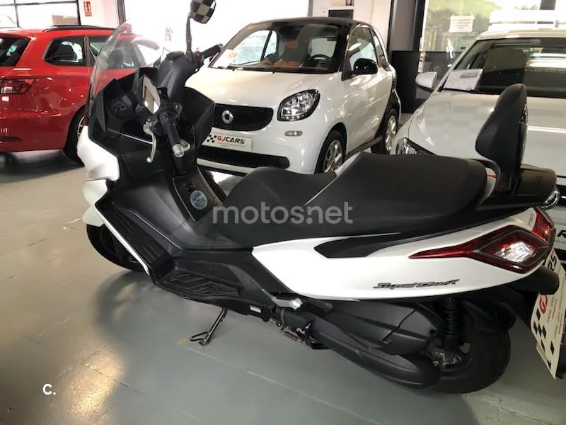 Kymco Super Dink 125 2900 € 2019 Asturias - 1