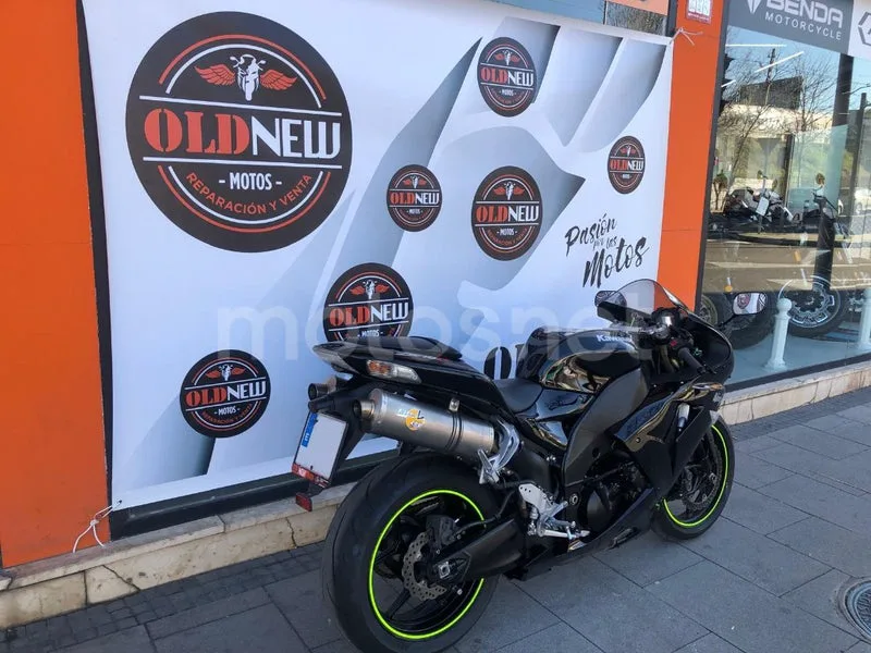 Kawasaki Ninja ZX-10R – Vista 14