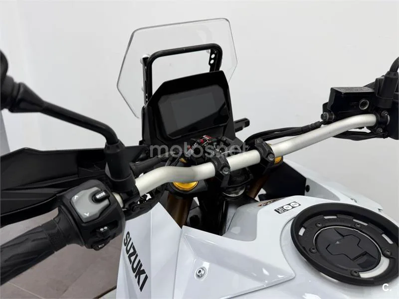 Suzuki V-Strom 800 – Vista 14