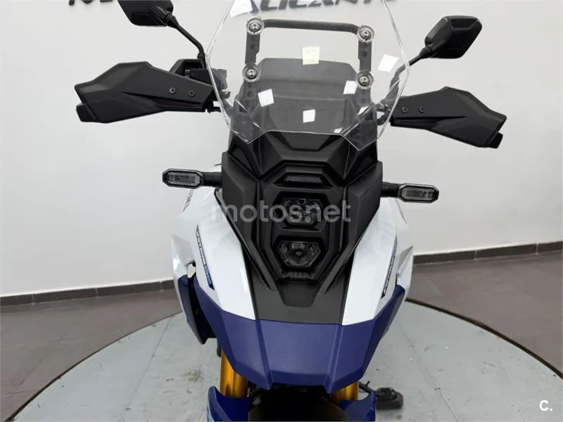 Suzuki V-Strom 800 – Vista 19