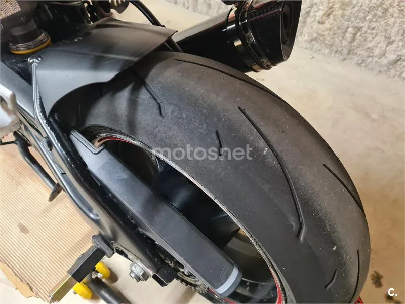 Suzuki GSX R1000 – Vista 9