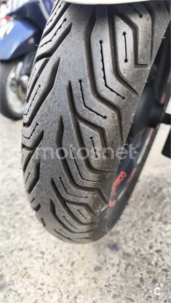 Kymco Super Dink 300i – Vista 6