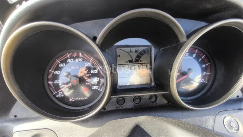 Kymco Super Dink 300i – Vista 8