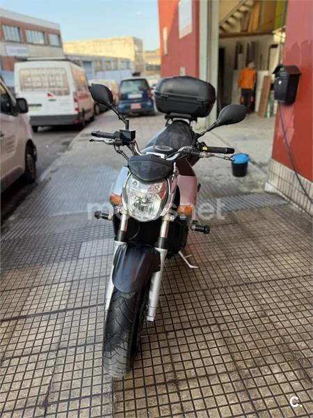 Suzuki GSR 600 – Vista 3