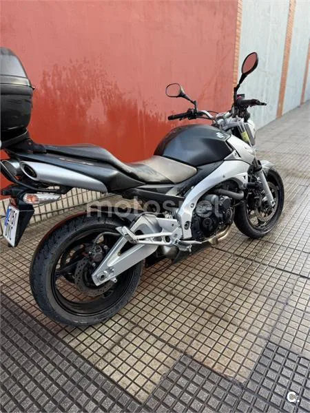 Suzuki GSR 600 – Vista 4