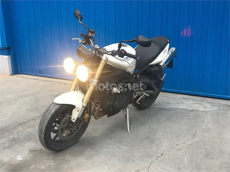 Triumph Street Triple – Vista 2