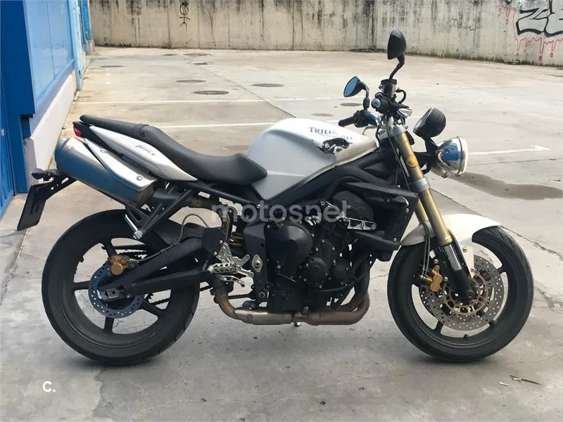 Triumph Street Triple – Vista 4