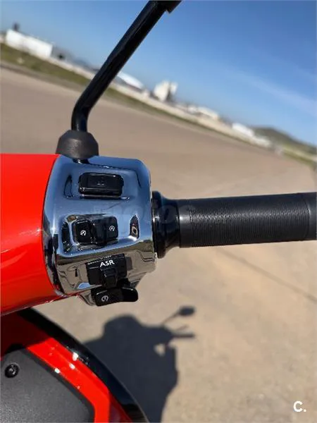 Vespa GTS 125 – Vista 9
