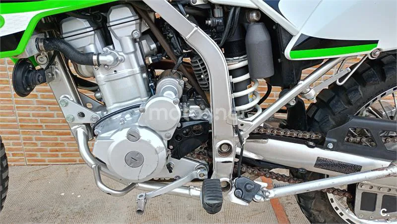 Kawasaki KLX250 – Vista 3